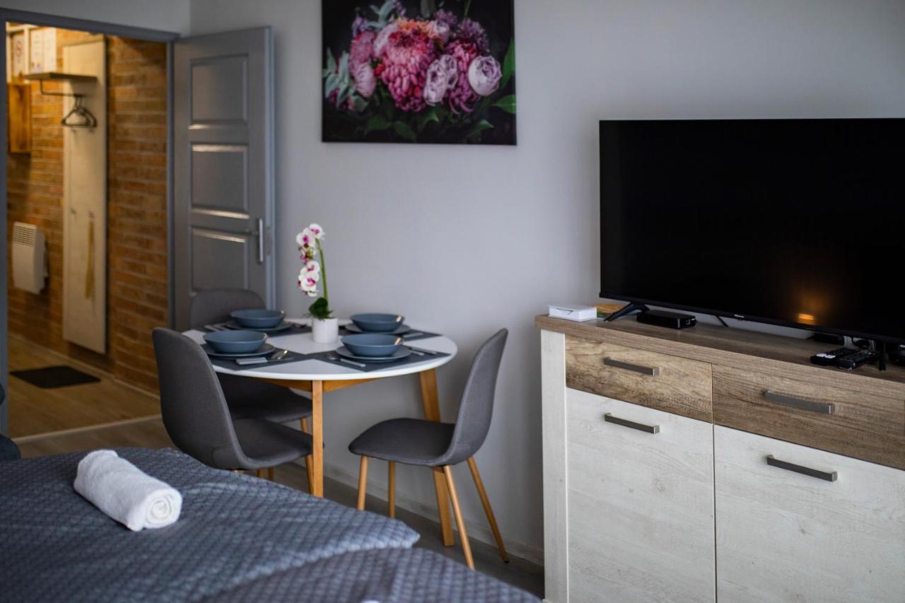 Csipke Apartman Makó Buitenkant foto