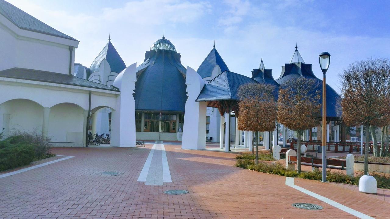Csipke Apartman Makó Buitenkant foto