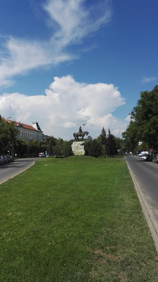 Csipke Apartman Makó Buitenkant foto